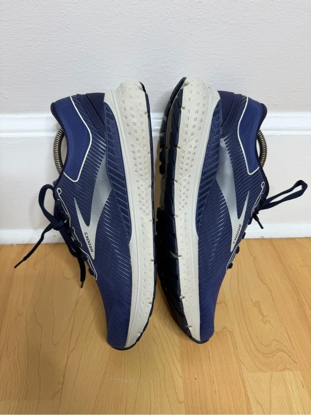 Brooks Transcend 7 Men’s Size 8.5 D Navy Blue Running Shoes
